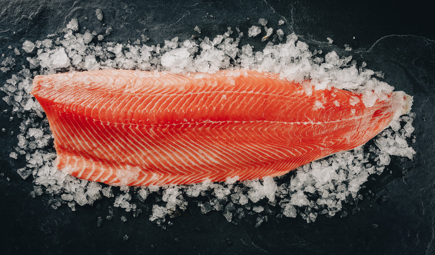 LAKSEFILET MED SKIND Færøsk - Salmon Salar -FROST